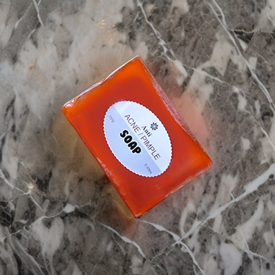 Savon contre l'acné et les boutons